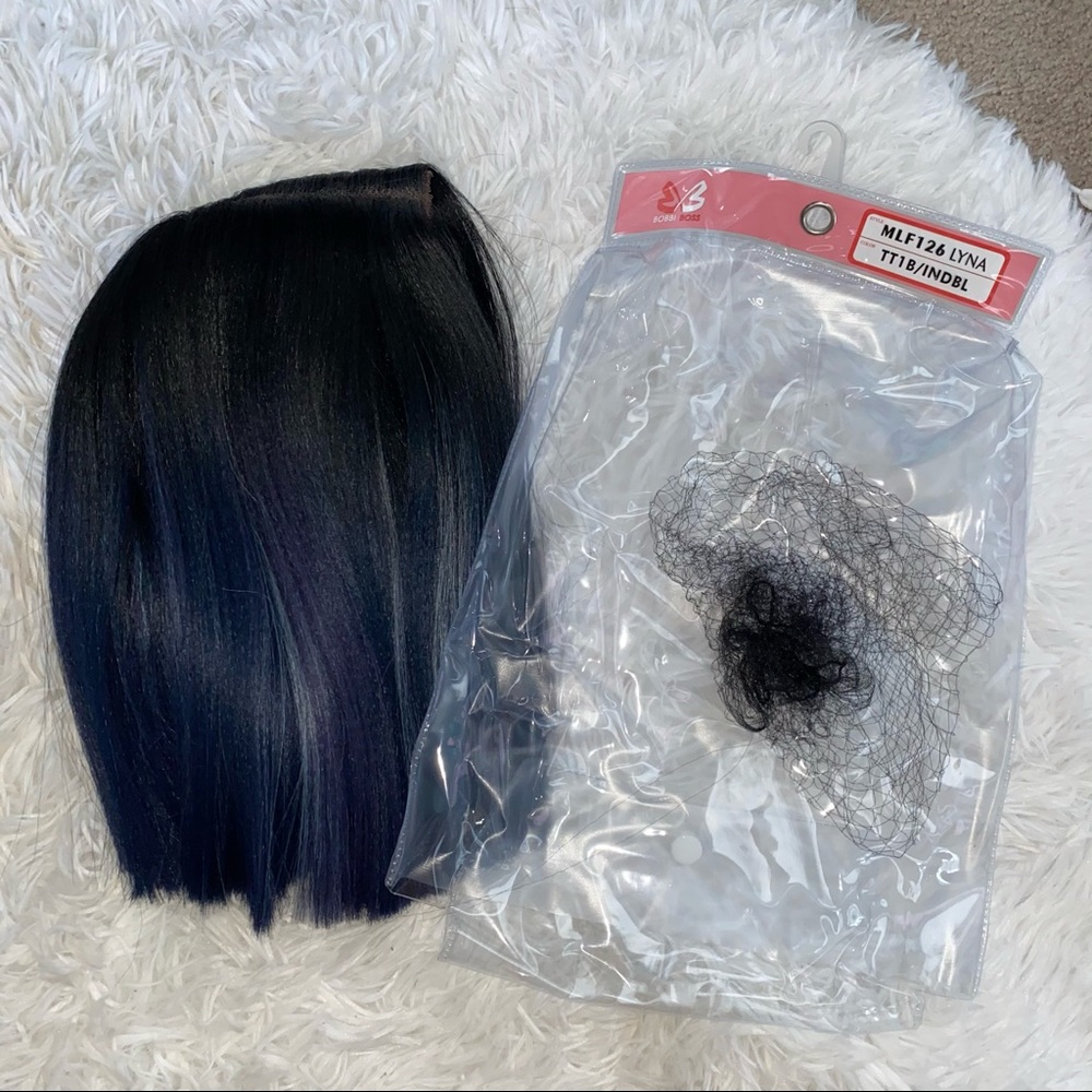 Lacefront wig - Picture 4 of 4